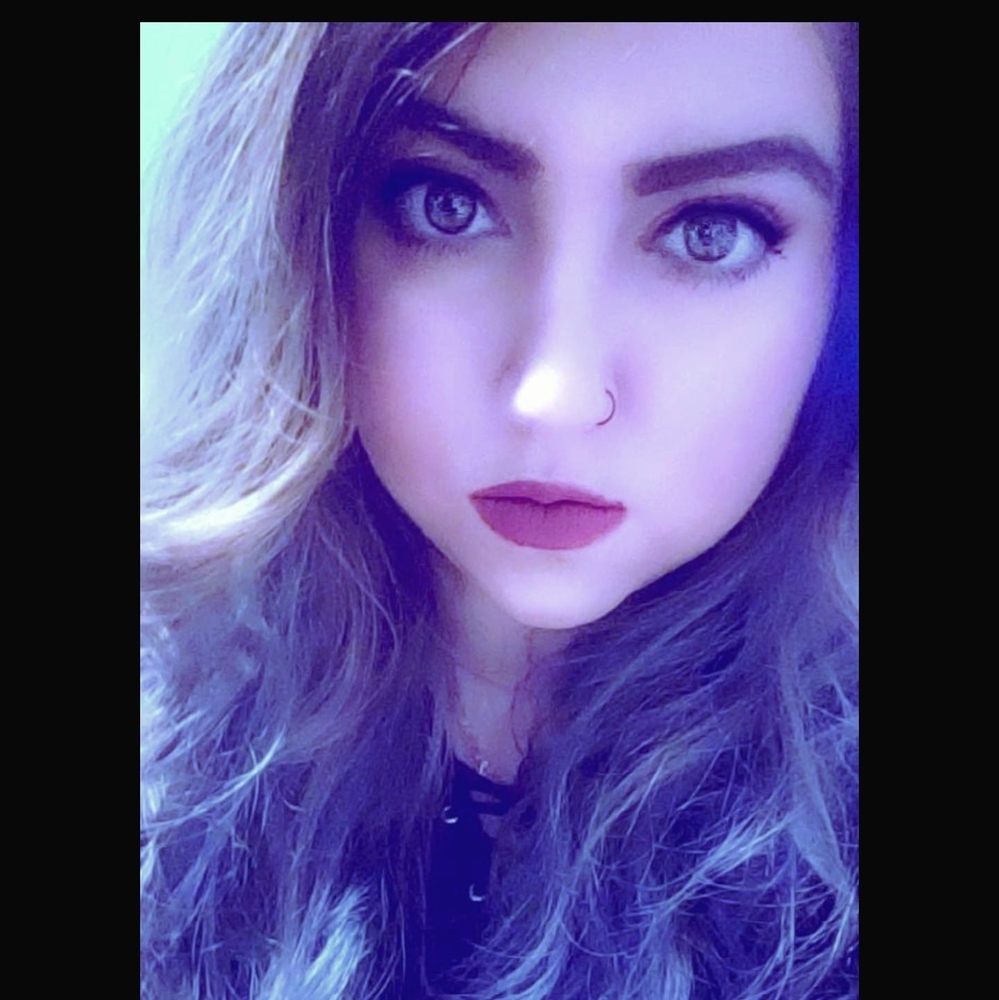 Meet your Posher, Ana